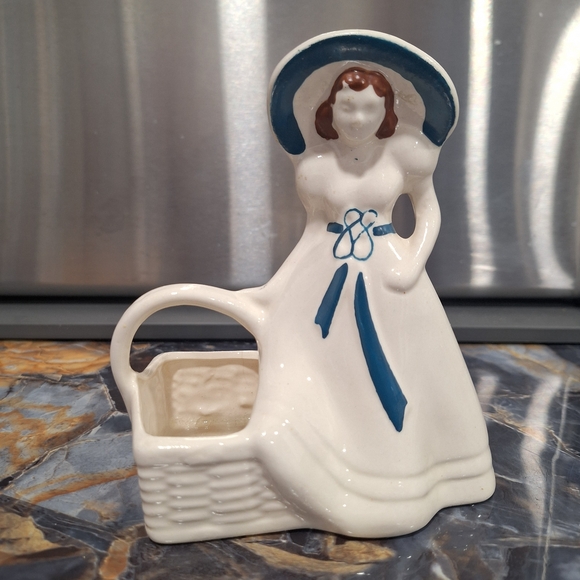 Vintage Napco Ceramic Victorian Ladies In Fancy Dresses And Bonnets Planters - Picture 8 of 13